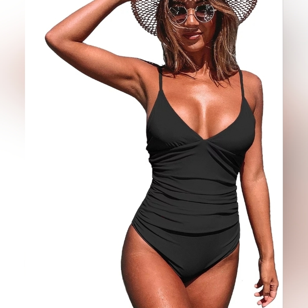 Cupshe Tummy Control V-Neck One-Piece Swimsuit